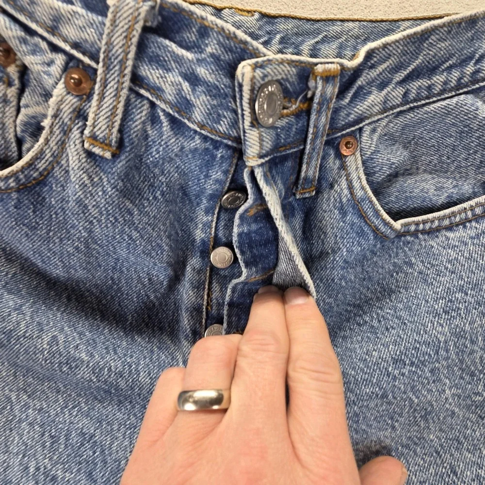 Levis denim seam